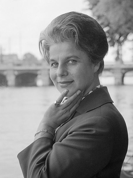 File:Irmgard Seefried (1962).jpg