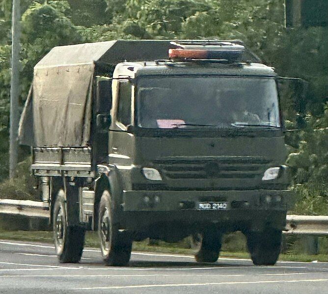 File:Mercedes-Benz Atego (Brunei).jpg