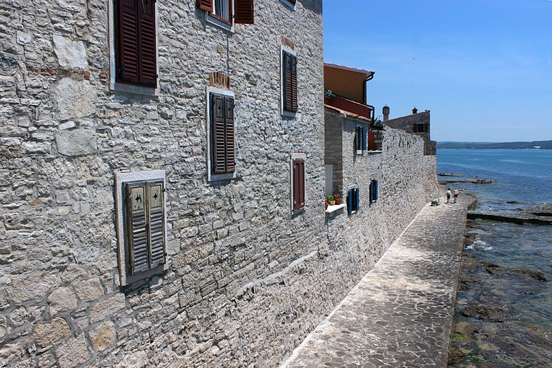 File:Novigrad–Town walls-02.jpg