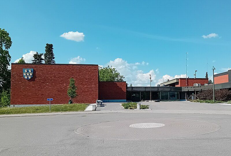 File:Nurmijärvi Town Hall.jpg