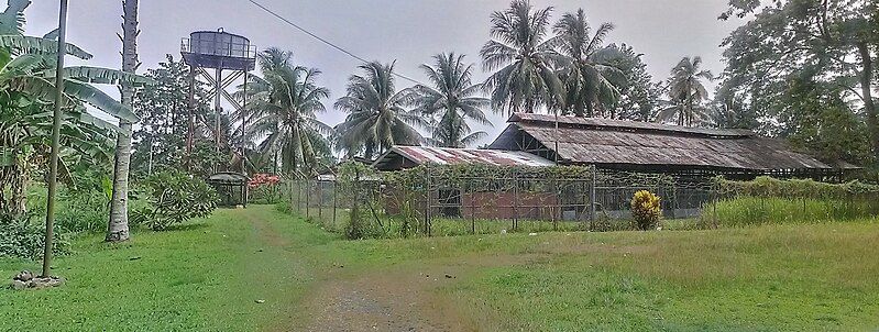 File:OldMalahangChickenshed.jpg