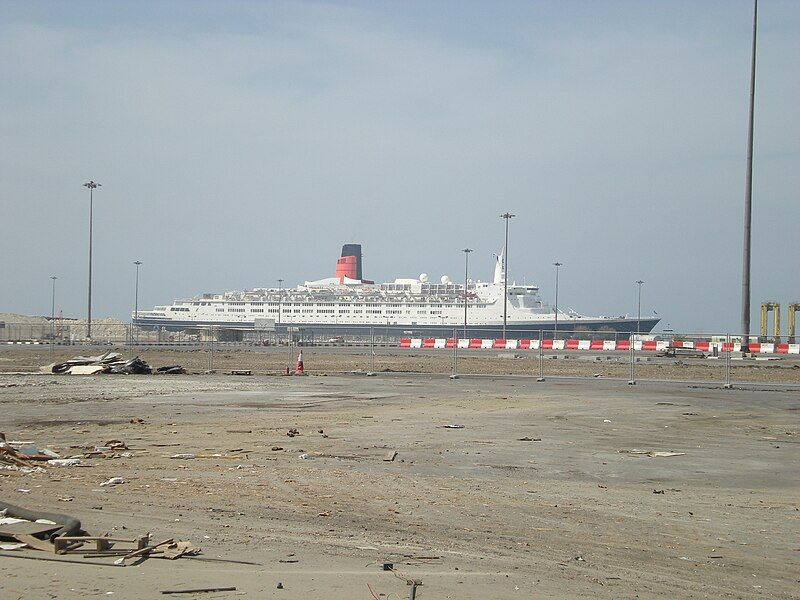 File:Queen Elizabeth 2.jpg