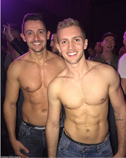 File:Rave hunks 01.jpg