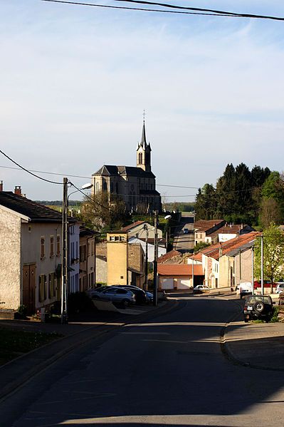 File:Rue Saint-Éloi, Flastroff.jpg