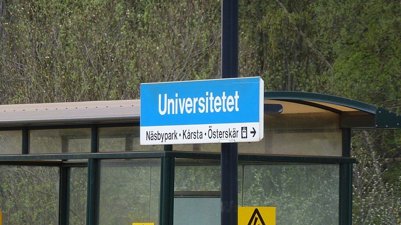 File:Universitetet commuter1.JPG