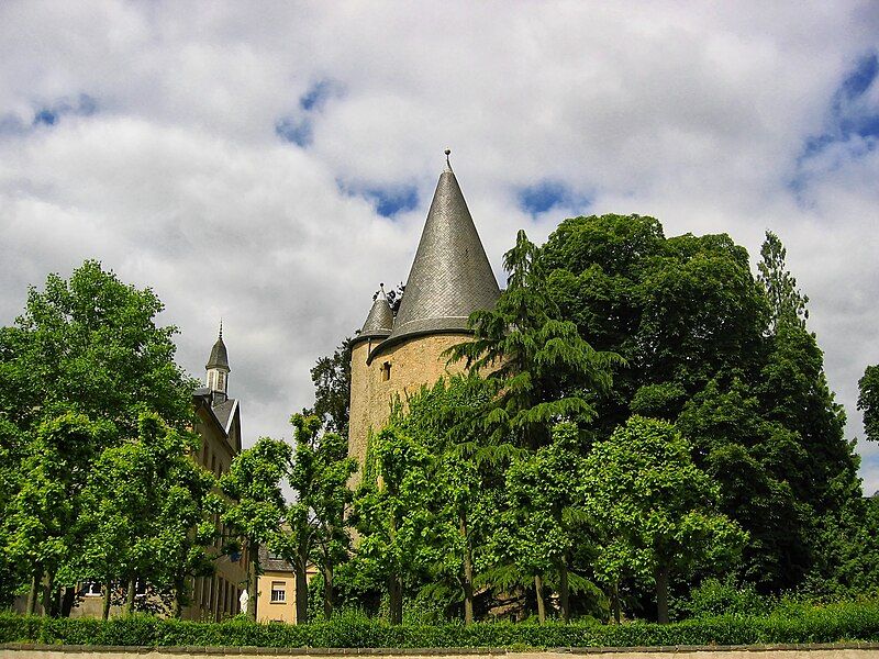 File:Wasserburg Schengen.JPG