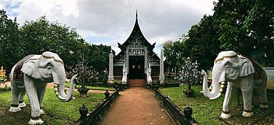 Viharn, the entrance