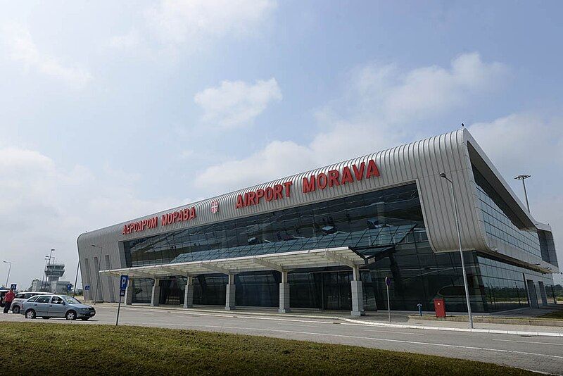 File:Aerodrom Morava.jpg