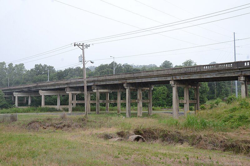 File:Amboy Overpass.JPG