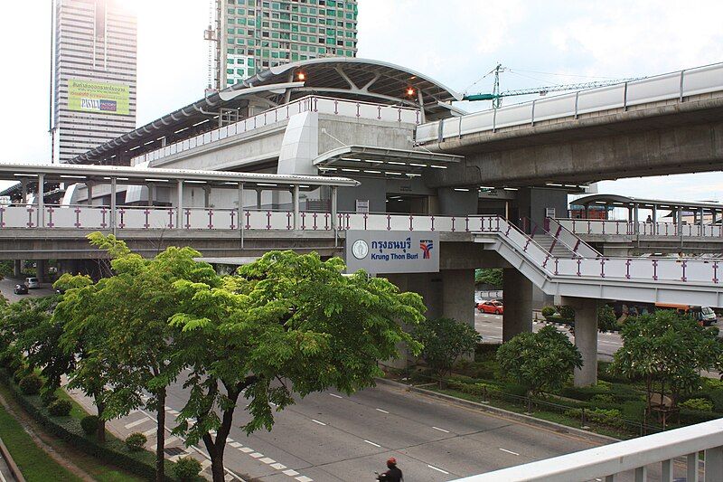 File:BTSKrungThonBuriStationC.jpg