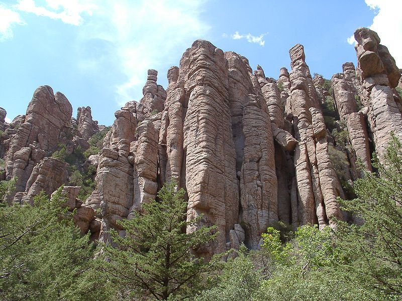 File:Chiricahua stone columns.jpg