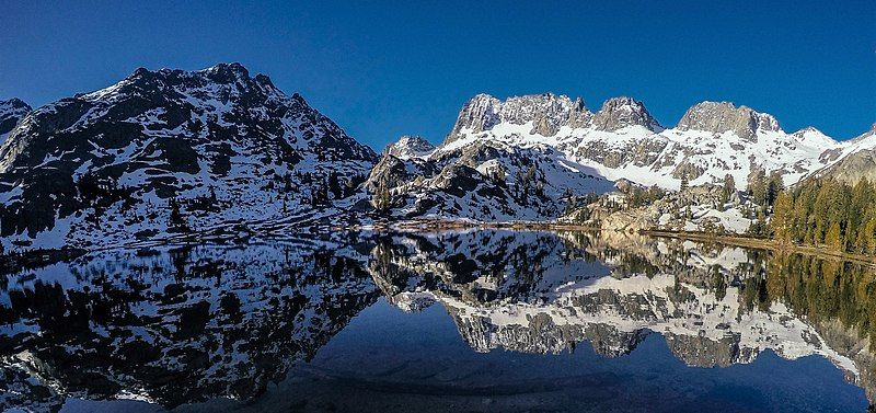 File:Ediza Lake.jpg