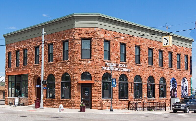 File:First National Bank-Munising.jpg