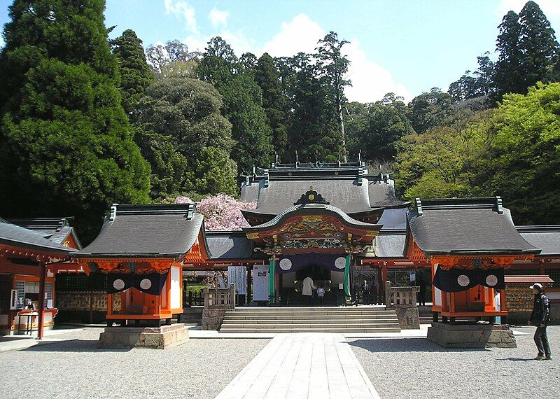 File:Kirishimashrine.jpg