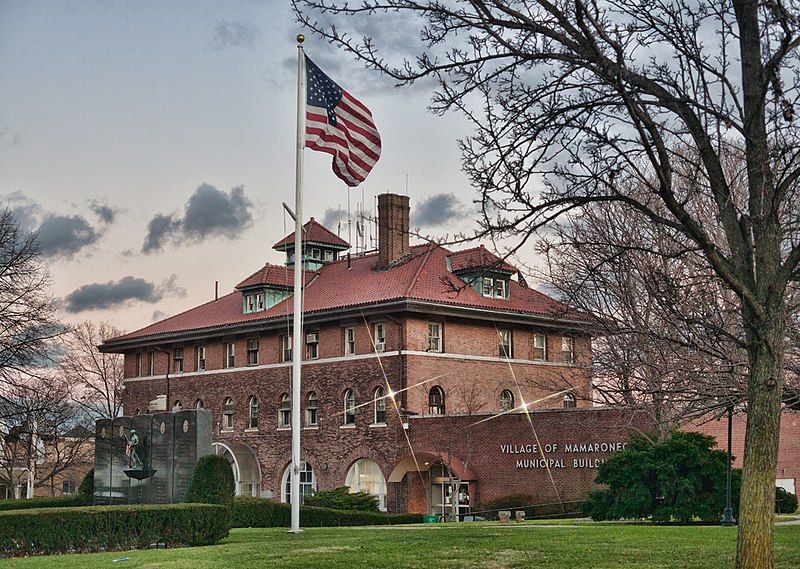 File:Mamaroneck Village Court.jpg