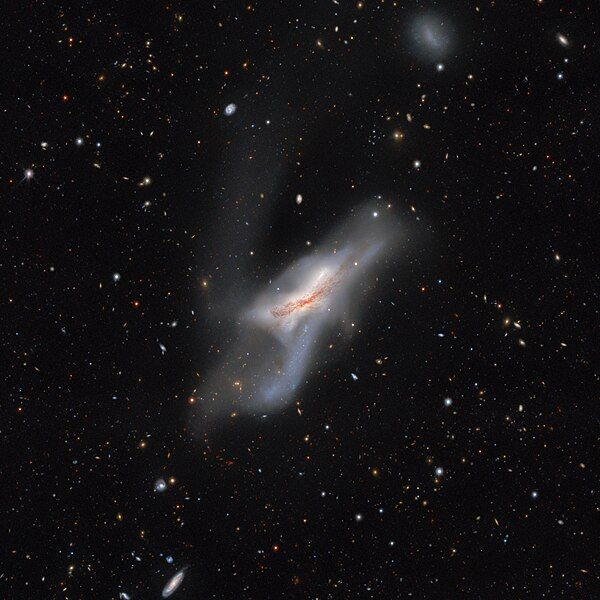 File:NGC 520 (noirlab2328a).jpg