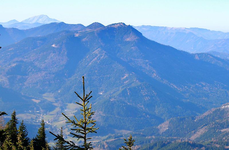 File:ObersbergvomKuhschneeberg.jpg