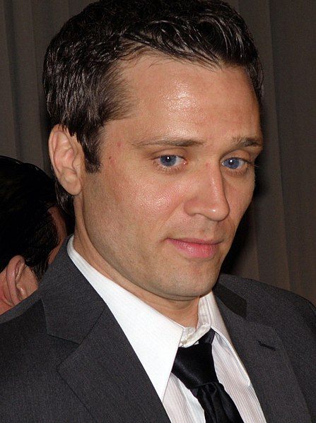 File:Seamus Dever (edited).jpg