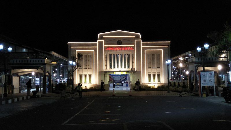 File:Stasiun Yogyakarta.jpg