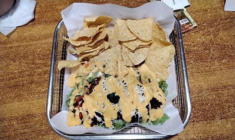 File:The Beanery Nachos.jpg