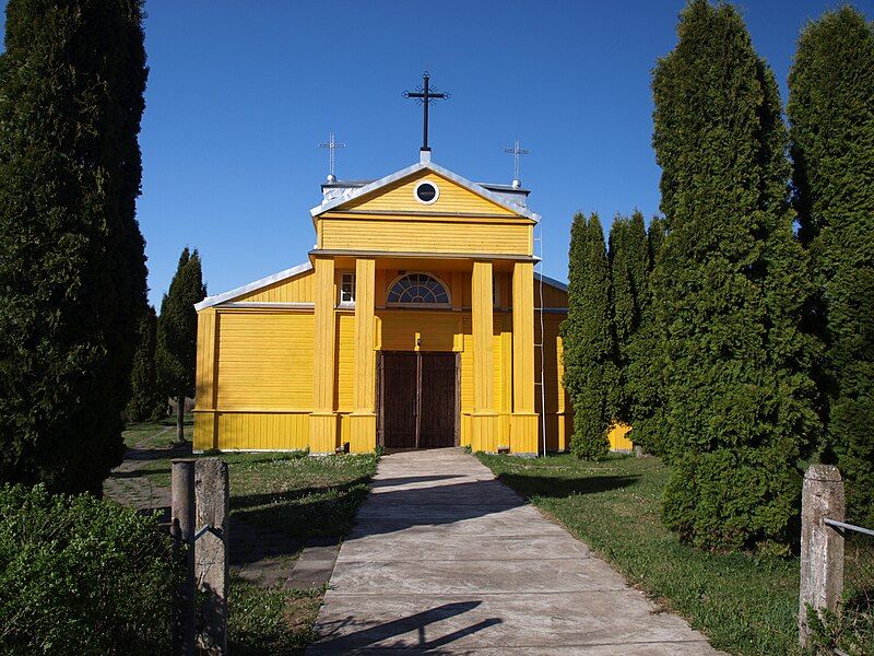 File:Vosiunai church 3.jpg