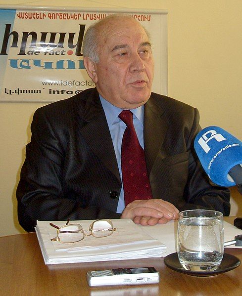 File:Ռուբեն Թովմասյան 07.jpg