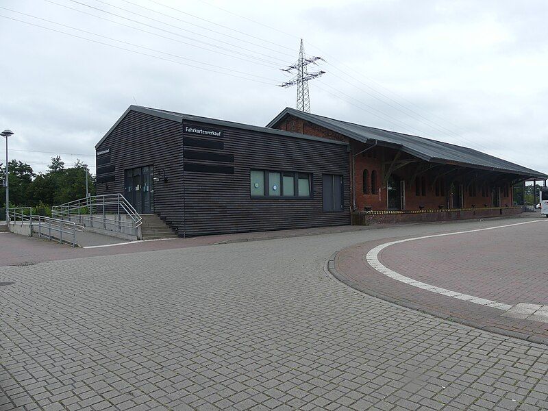 File:Bahnhof Papenburg 20.jpg