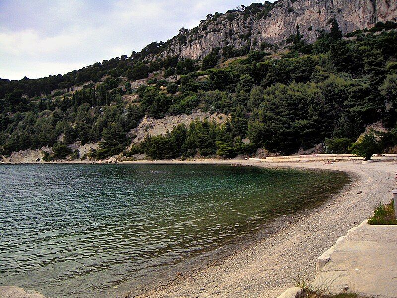 File:Kasuni beach Split.jpg