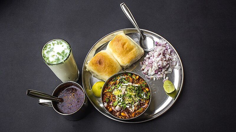 File:Katakirr Misal Pav.jpg