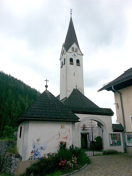 File:Kirche Graden 2a.jpg