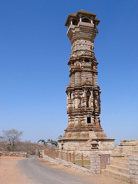 File:Kirti Stambha.jpg