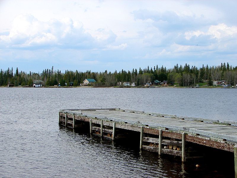 File:Lac-Ste-Therese ON.JPG