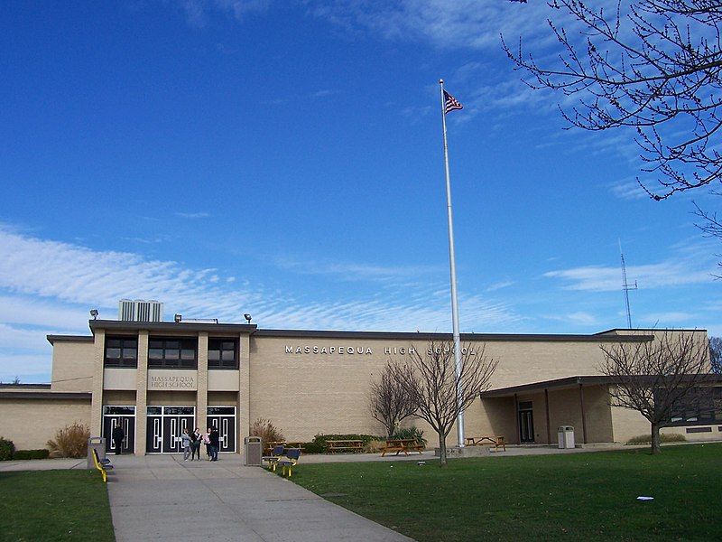 File:MassapequaHighSchool.JPG