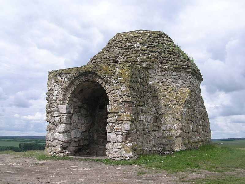 File:Mausoleum of Turahan.jpg