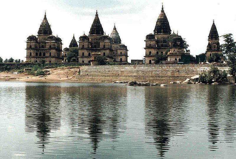 File:Orchha mausolea.jpg