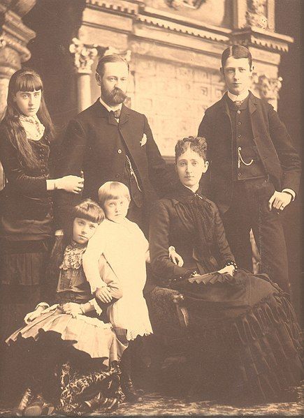 File:Overton Family.jpg