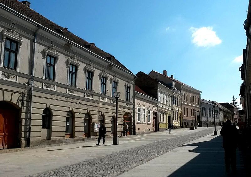 File:Petőfi Street, Csíkszereda.jpg