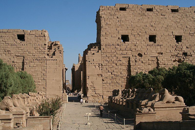 File:S F-E-CAMERON 2006-10-EGYPT-KARNAK-0002.JPG