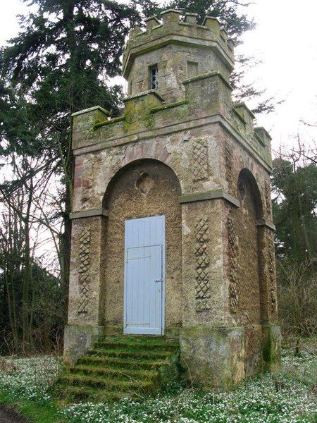 File:Saltoun Hall Doocot.jpg