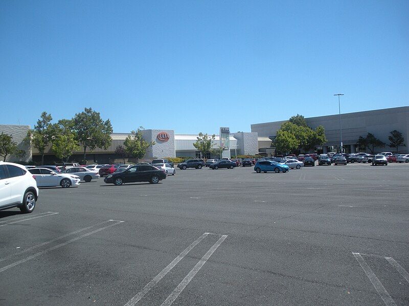 File:Solano Town Center.jpg