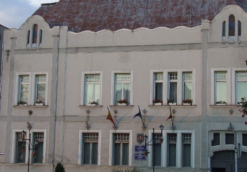 File:Tasnad Townhall.JPG