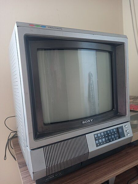 File:Tv Sony Trinitron.jpg