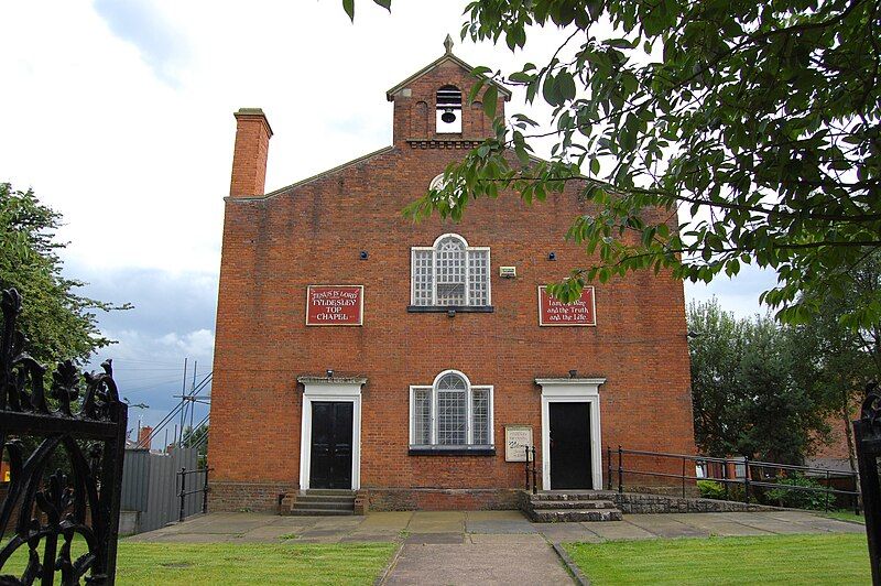 File:Tyldesley Top Chapel.jpg