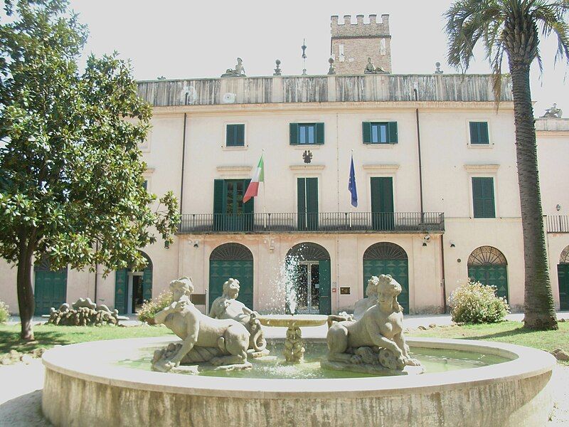 File:VillaSciarra.JPG