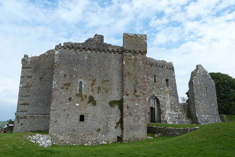 File:Weobley Castle, Gower.JPG