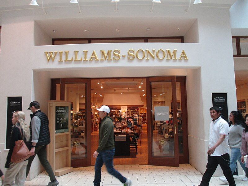 File:Williams-Sonoma Chinook Centre.jpg