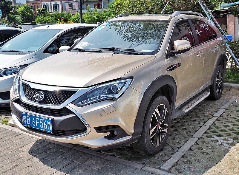 File:2015 BYD Tang.jpg