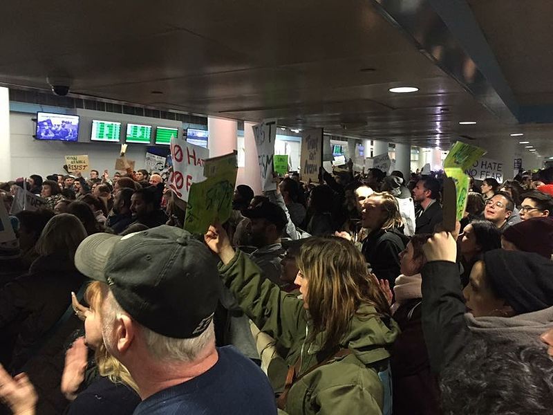 File:Chicago O'Hare, (32466241531).jpg