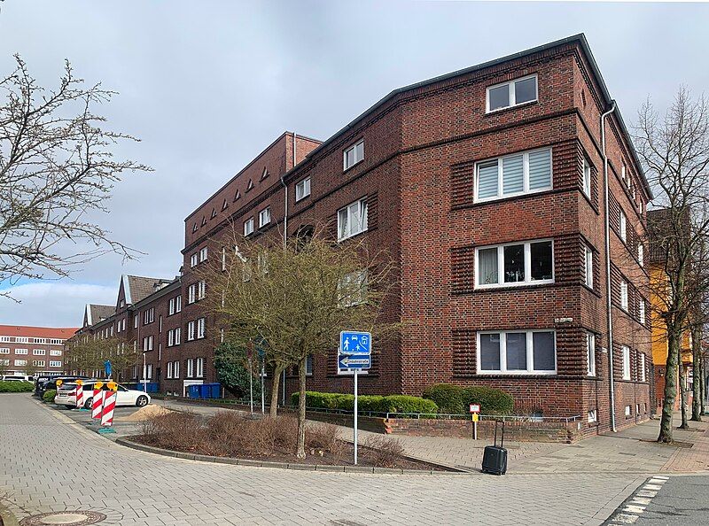 File:Cuxhaven Delftstraße 2-8.jpg