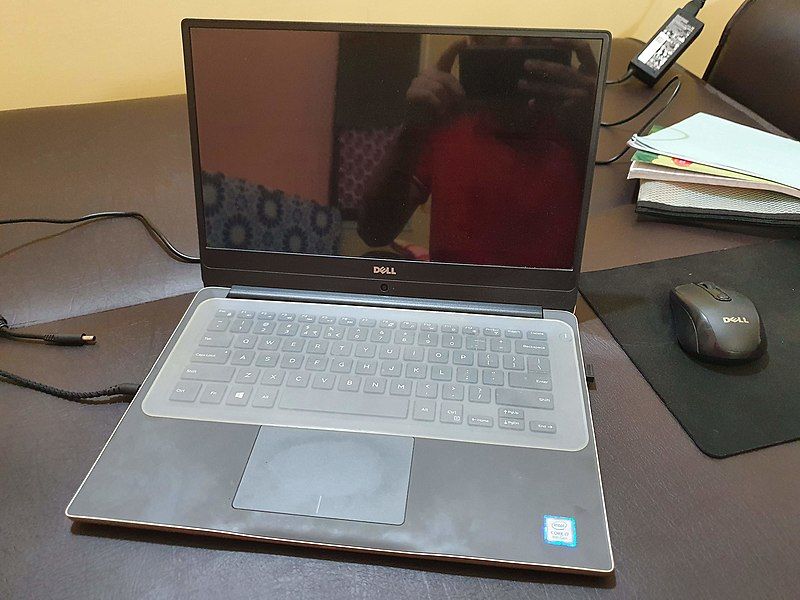 File:Dell Inspiron 7472.jpg